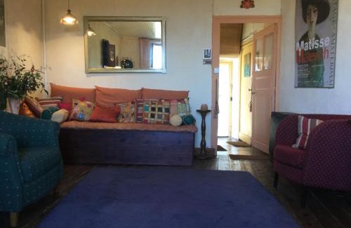 Bellac House | Le petit Fort Fleuri