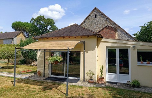 Saint-Pierre-de-Bailleul House | Le Petit Accent