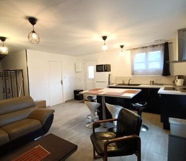 Clecy House | Le Petit Gîte de l'Eminence