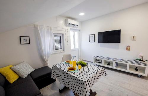 Cilipi Apartment | Le Petit