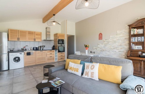Merville House | Le Petit Limouzin - Merville