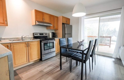 Lac-Simon Apartment | Le Petit Manoir | The Rubis | dogfriendly