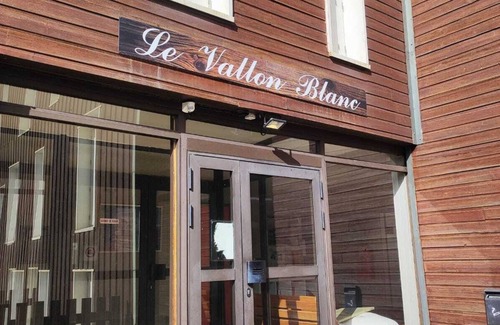 Guzet Neige Apartment | Le Petit Nid rouge and its view of the mountains 🌹, Le petit Nid Rouge