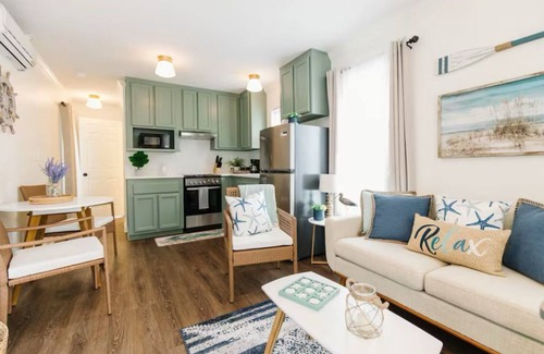 Ocean Springs Cottage | Le Petit Pearl - Downtown Ocean Springs Cottage