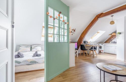 Le Meux Apartment | Le Petit Refuge par Your Sweet Loc