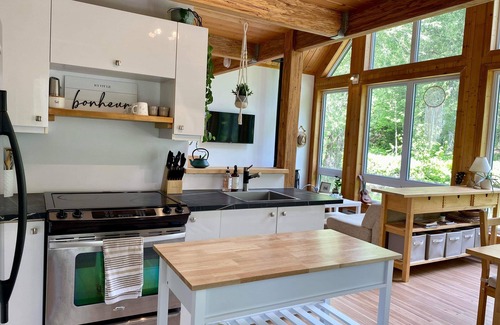 Donnacona Ski Chalet | Le Petit Renard | Riverfront cottage