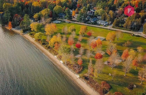 Magog Cottage | ⭐ Le Phare de Chalet Memphré 🕯 Southière Beach in Magog ⭐