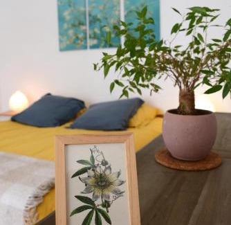 Lompnes Apartment | Le pied-à-terre du botaniste