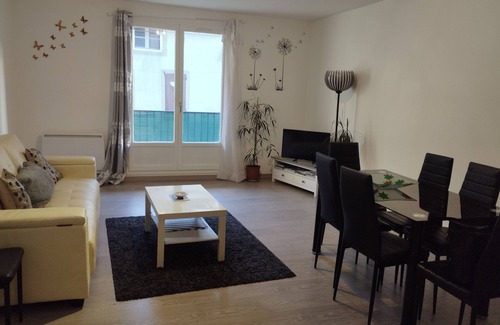 Digne-les-Bains Apartment | Le Pied de Ville, Appartement T3 Dans la Vieille Ville de Digne les Bains