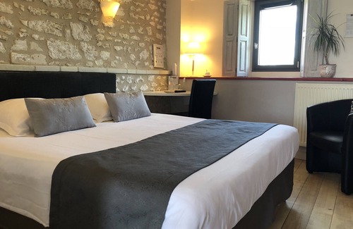 Availles-en-Chatellerault Hotel | Le Pigeonnier du Perron