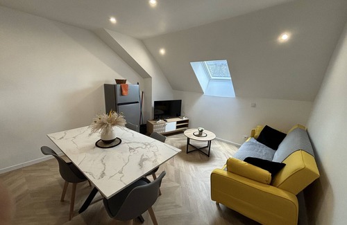Ecommoy Apartment | Le Pigeon Voyageur - 4 p - Circuit - Rêve au Mans