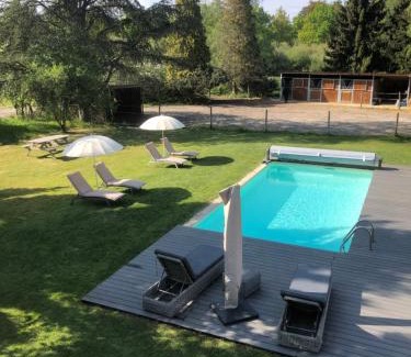 Chaumont-sur-Tharonne Bed & Breakfast | Le pigeonnier de la Farge