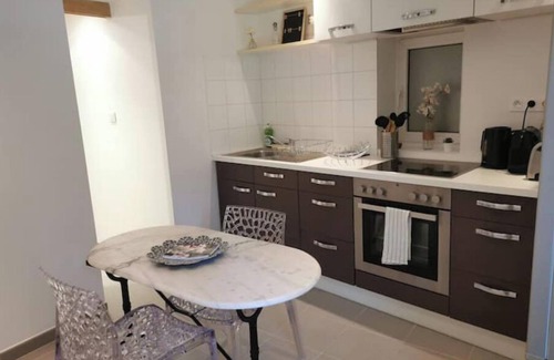 Bedarrides Apartment | Le Pigeonnier, a tower in the heart of the rivers