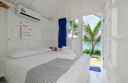 Ceningan Island Resort | Le Pirate Beach Club Nusa Ceningan - Adults Only