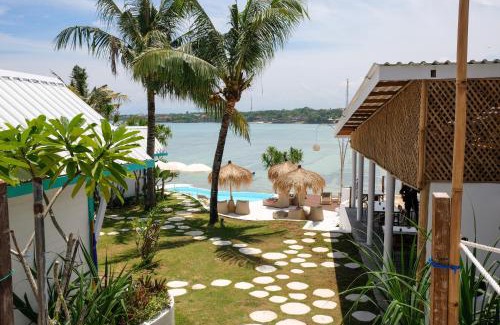 Ceningan Island Resort | Le Pirate Beach Club Nusa Ceningan - Adults Only