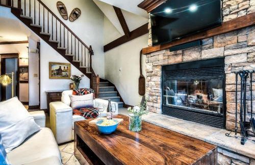 Mont-Tremblant House | Le Plateau Ski Inout W 3bdrs W Pool Access