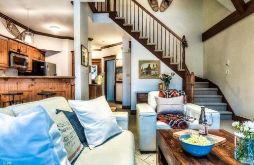 Mont-Tremblant House | Le Plateau Ski Inout W 3bdrs W Pool Access