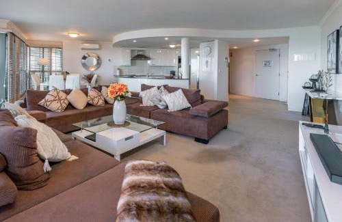 Forster Apartment | Le Point 702 Luxury and Views