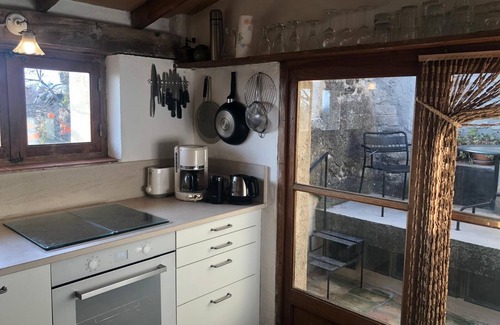 Cucuron Cottage | Le Point - Charming Artist’s House In Beautiful Provence Village