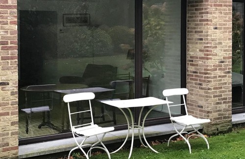 Couture-Saint-Germain Bed & Breakfast | Le porche