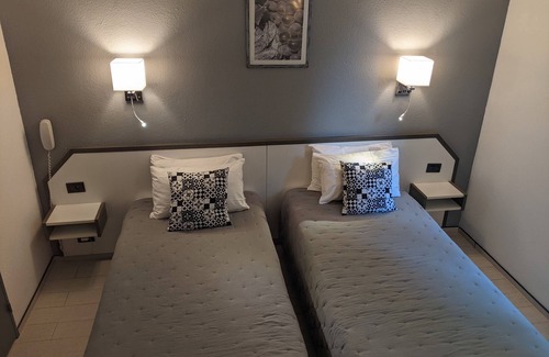Vacqueyras Hotel | Le Pradet Hotel