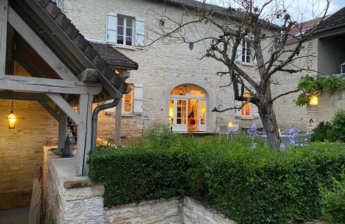 Sainte-Vertu House | Le prieuré de Sainte Vertu
