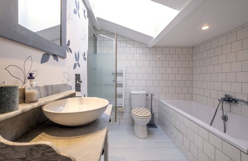 Chervettes Cottage | Le Prieure. Superior Charantaise Cottage Rosina