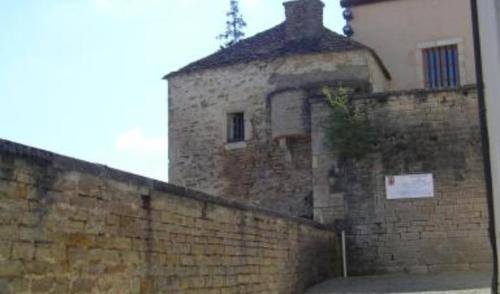 Salives Bed & Breakfast | Le Puits Fortifié