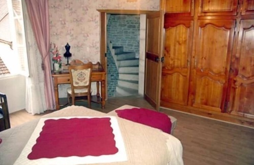 Salives House | Le Puits Fortifie