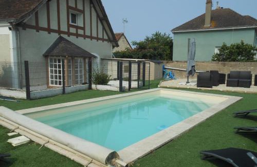 Thesee House | LE RABELAIS