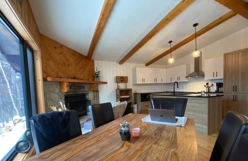 Sainte-Agathe-des-Monts Ski Chalet | Le Reflet des Montagnes - Le luxe en nature