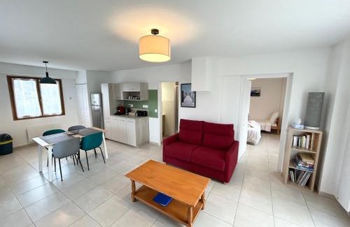 Chateauneuf Apartment | Le Relai des Gayots Wifi Parking Jardin - CLG Savoie