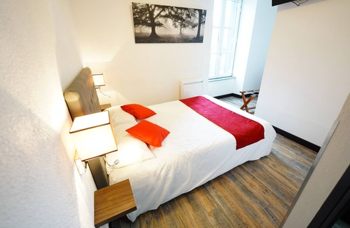 Allanche Hotel | Le Relais des Remparts