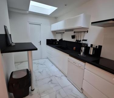 Ecommoy Apartment | Le Repère des Pilotes - Gare - 13p - Rêve au Mans