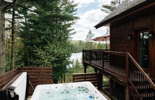 Chertsey Ski Chalet | Le Repos - Warmth of wood and modern decoration