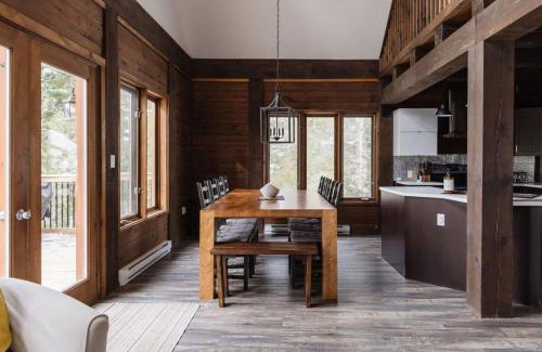 Chertsey Ski Chalet | Le Repos - Warmth of wood and modern decoration