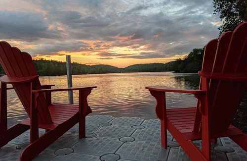 Wakefield Cottage | Le Riverain. Riverfront Modern Cottage.