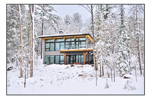 Wakefield Cottage | Le Riverain. Riverfront Modern Cottage.