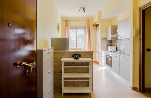 Zona XV Torre Maura Apartment | Le Rondini Apartment, 5 persone, 2 balconi, Policlinico Casilino e Tor Vergata