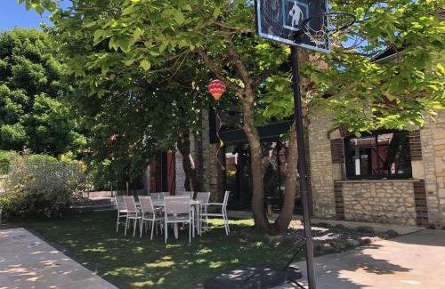 Saint-Maurice-le-Vieil Bed & Breakfast | Le Rouge & Blanc