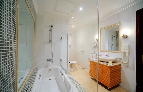 Bneid Al Qar Hotel | Le Royal Hotel