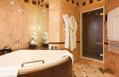 Ville Haute Hotel | Le Royal Hotels & Resorts