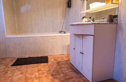 Issoudun Apartment | Le Saint-Cyr, Centre-ville, Cosy, Spacieux