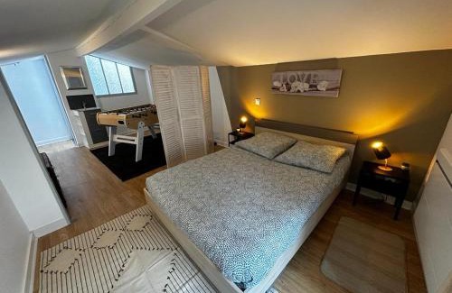 Saint-Maixent-l'Ecole Apartment | Le Saint Maixent, Maison de Ville, Baby Foot, wifi