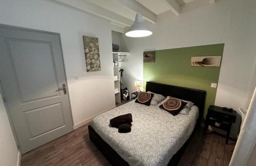 Saint-Maixent-l'Ecole Apartment | Le Saint Maixent, Maison de Ville, Baby Foot, wifi