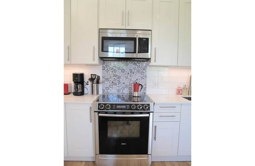 Mauricie Apartment | Le Sainte-Julie Loft & Parking