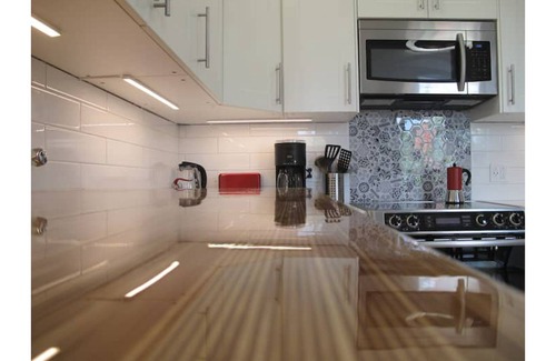 Mauricie Apartment | Le Sainte-Julie Loft & Parking