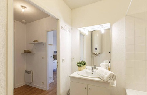 Laval Apartment | Le Salmson - 700m gare - Studio