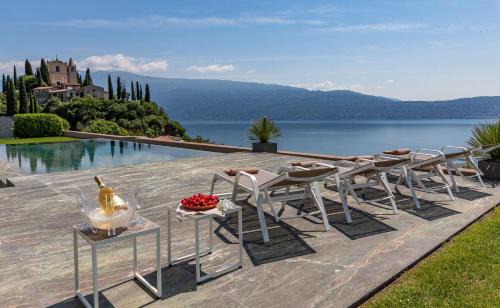 Pulciano Villa | Le Selve Lake View Villas