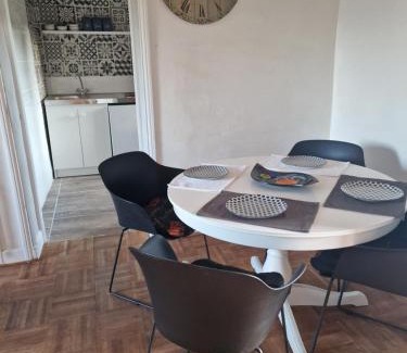 Aubusson-dʼAuvergne Apartment | LE SENS DE LA FAMILLE